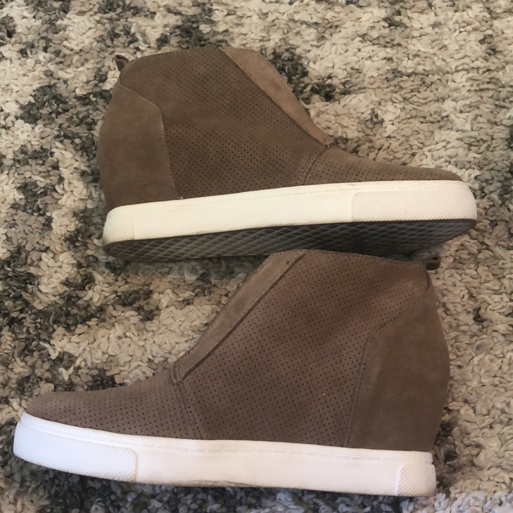 LAST CHANCE 💄 Steve Madden Wedge Sneakers, size 8.5 - Picture 3 of 9